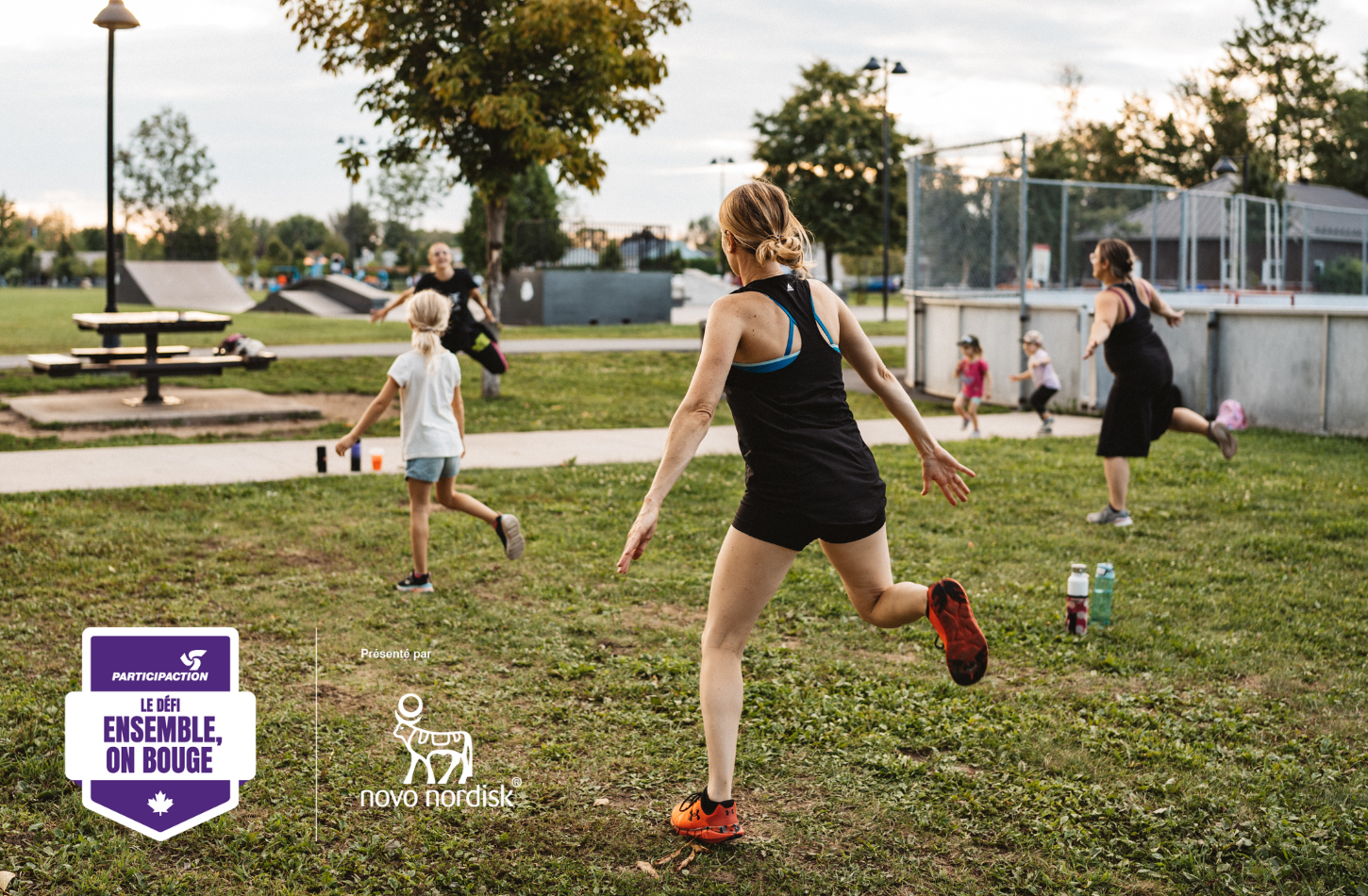 Citoyennes de Contrecœur qui pratiquent la Zumba dans un parc